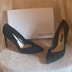 Nine West Black Suede Twist Knot Heels- Sz 7.5